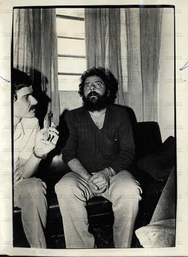 Entrevista de Lula, em sua residência, ao jornal Em Tempo ([São Bernardo do Campo-SP, 28 mai. 1980]). / Crédito: Autoria desconhecida.
