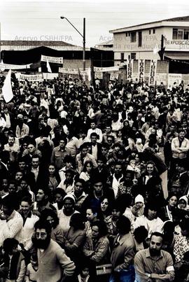 Ato da candidatura “Lula governador” (PT), no Butantã nas eleições de 1982 (São Paulo-SP, 1982). Crédito: Vera Jursys