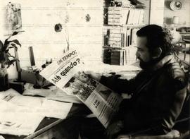 Entrevista de Márcio Moreira Alves no exílio ao jornal Em Tempo ([Lisboa-Portugal, 1978]). / Crédito: Rui Lopes Ferreira.