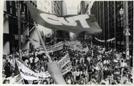 Passeata de greve dos bancários (São Paulo-SP, 13 set. 1991). / Crédito: Autoria desconhecida