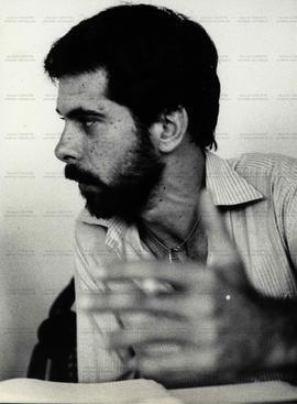 Retrato de Reinaldo Guarany Simões, ex-militante da ALN e preso político exilado no Chile com Mar...