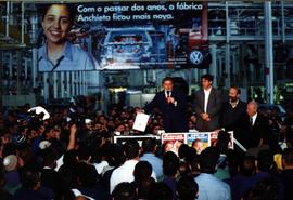 Visita da candidatura &quot;Lula Presidente&quot; (PT) à fábrica da Volkswagen na eleições de 2002 (São Bernardo do Campo-SP, 19 jul 2002) / Crédito: Olivio Lamas
