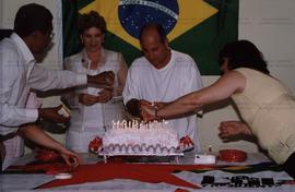 Aniversário de Lula, candidato à Presidente pelo PT, nas eleições de 2002 (São Paulo-SP, 2002) / Crédito: Autoria desconhecida