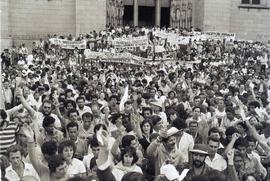 Ato pela Constituinte na Praça da Sé, 1º (São Paulo-SP, 1986). Crédito: Vera Jursys