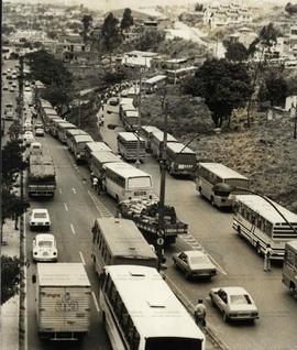 Greve dos motoristas de ônibus (Belo Horizonte-MG, 2 set. 1985). / Crédito: Mauro Homem/D. Associ...