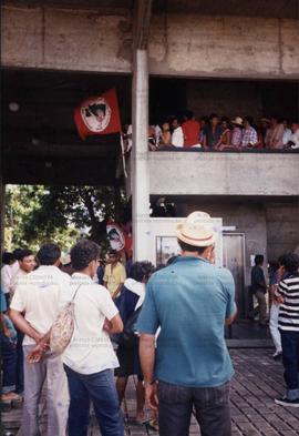 Trabalhadores sem terra ocupam sede do Incra ([Fortaleza-CE, 25 jul. 1991).  / Crédito: Vera Vilar.