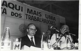 [Ato em comemoração à liberação de verba do Governo Federal para a construção do Sindicato dos Metalúrgicos de São Paulo, Palácio do Trabalhador] (São Paulo-SP, 22 jul. 1991). / Crédito: Roberto Parizotti.