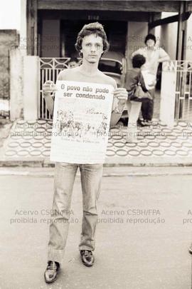Campanha de filiação ao PT no bairro Jardim Brasil (São Paulo-SP, 1981). Crédito: Vera Jursys