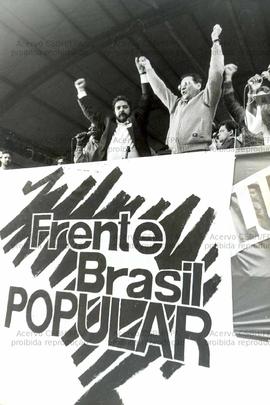 Comício da candidatura “Lula Presidente” (PT) na praça da Sé nas eleições de 1989 (São Paulo-SP, 17 set. 1989). / Crédito: Anselmo Picardi