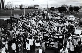 Marcha Zumbi dos Palmares (Brasília-DF, 20 nov. 1995).  / Crédito: Fernando Cruz.