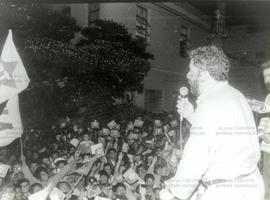 Comício da candidatura “Lula Presidente” (PT) nas eleições de 1989 (Guarulhos-SP, 1989). / Crédito: Autoria desconhecida