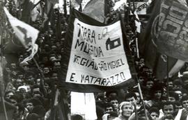 Comício da candidatura “Lula Presidente” (PT) na praça da Sé nas eleições de 1989 (São Paulo-SP, 17 set. 1989). / Crédito: Pepe