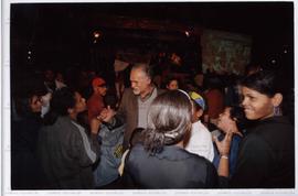 Atividade de rua promovida pela candidatura “Genoino Governador” (PT) com a Prefeita Marta Suplicy, nas eleições de 2002 (São Paulo-SP, 2002) / Crédito: Autoria desconhecida