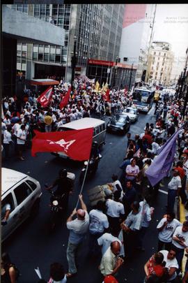 Comício da candidatura &quot;Lula Presidente&quot; (PT) nas eleições de 2002 (São Paulo-SP, 2002) / Crédito: Autoria desconhecida