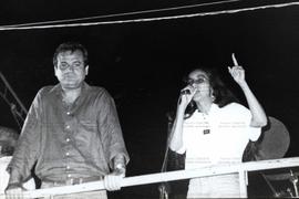 Penúltimo comício da campanha Ronaldo Lessa prefeito no primeiro turno das eleições de 1992 (Alagoas, 1992). / Crédito: Plínio Nicacio/Focus.