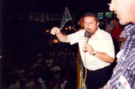 Comício da candidatura “Lula Presidente” (PT) nas eleições de 1994 (Rio de Janeiro-RJ, 1994). / Crédito: Autoria desconhecida
