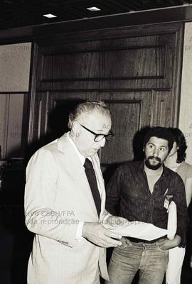 Reunião da Comissão Pró-CUT com Mario Amatto, presidente da Fiesp (Local desconhecido, 1981). Crédito: Vera Jursys