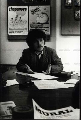 Retrato de Robson Moreira, presidente do Sindicato dos Jornalistas (Local desconhecido, mai. 1987). / Crédito: Hugo R. Scotte.