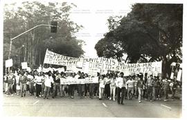 Ato de professores, realizado durante a greve da categoria (São Paulo-SP, 5 abr. 1984) / Crédito:...