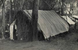 Acampamento de colonos (Macali-RS, 1980). / Crédito: Maristela Mafei.