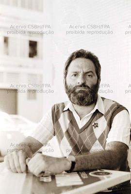 Retratos da candidatura “Ivan Valente Deputado Estadual” (PT) nas eleições de 1986 (Local desconhecido, 1986). Crédito: Vera Jursys