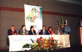 Fala de Lula, candidato à Presidente pelo PT, no 16º Seminário de Cooperativismo de Crédito nas eleições de 2002 (Santos-SP, ago 2002) / Crédito: Autoria desconhecida