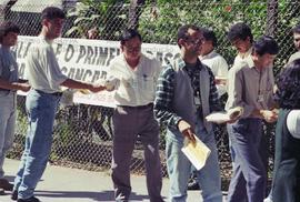 Ato da campanha salarial dos bancários em agência Bradesco na Cidade de Deus (Osasco-SP, 1996). C...