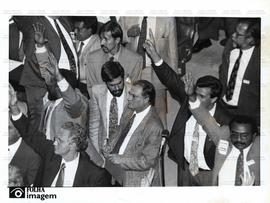 Votação do reajuste mensal de salários no Congresso Nacional (Brasília-DF, 23 jun. 1993). / Crédito: Márcio Arruda/Folha Imagem.