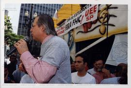 Ato pela Marcha do Cem Mil, Lançamento da Camiseta da Marcha (São Paulo-SP, 11 ago. 1999). / Crédito: Alexandre Machado
