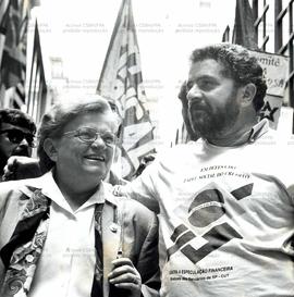 Passeata no centro bancário promovida pela candidatura “Lula Presidente” (PT) nas eleições de 1989 (São Paulo-SP, 06 set. 1989). / Crédito: Niels Andreas