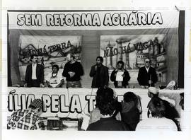 Vigília pela terra, no Sindicato dos Metalúrgicos do ABC (São Bernardo do Campo-SP, 24 jul. 1992)...