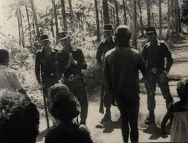 Repressão policial a lavradores da fazenda Camocim (Pitimbu-PB, 13 ago. [1975-1981?]) / Crédito: Autoria desconhecida.