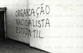 Pichações do movimento estudantil (São Paulo-SP, Data desconhecida). / Crédito: Ennio Brauns Filho.