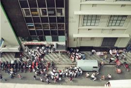 Evento não identificado [Assassinato em frente ao Edifício Santa Lúcia] (São Paulo-SP, [1997?]). ...