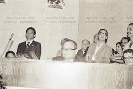 Ato de solidariedade à Revolução Sandinista, com presença de Daniel Ortega, líder da FSLN (Nicarágua), na Câmara Municipal de São Paulo (São Paulo-SP, 21 mar. 1985). Crédito: Vera Jursys