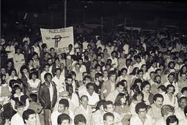 Comício da candidatura “Lula governador” (PT) nas eleições de 1982 (São Paulo-SP, 1982). Crédito: Vera Jursys