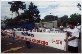 Assembleia e passeata dos metalúrgicos do ABC contra o desemprego ([São Bernardo do Campo-SP], [2...