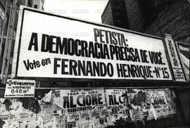 Outdoor de propaganda eleitoral da campanha de Fernando Henrique Cardoso (São Paulo-SP, 1985) / C...