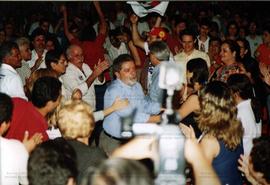 Comício da candidatura &quot;Lula Presidente&quot; (PT) nas eleições de 2002 (Paraná, 2002) / Cré...