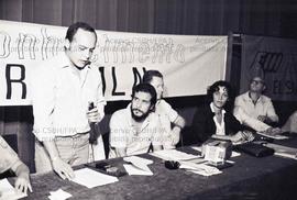 Ato pelo reconhecimento da FMLN (El Salvador) na PUC-SP, organizado pelo Jornal O Trabalho (São Paulo-SP, 1981). Crédito: Vera Jursys