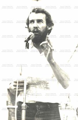 Evento não identificado [Discurso de Dagoberto, diretor da ASUSP?] (São Paulo-SP, 1982). / Crédit...