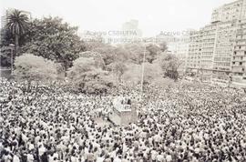 Ato dos professores (Apeoesp) na Praça da República (São Paulo-SP, 14 set. 1989). Crédito: Vera J...