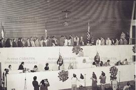 Ato de solidariedade à Revolução Sandinista, com presença de Daniel Ortega, líder da FSLN (Nicarágua), na Assembleia Legislativa do Estado de São Paulo (São Paulo-SP, 1985). Crédito: Vera Jursys