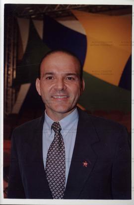 Retrato de peronalidades do PT na gravação de programa eleitoral da candidatura &quot;Lula Presidente&quot; (PT) nas eleições de 2002 (São Paulo-SP, 2002)] / Crédito: Autoria desconhecida