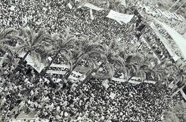 Ato unificado (CUT e CGT) do 1º de Maio, Dia do Trabalhador, realizado na Praça da Sé (São Paulo-SP, 01 mai. 1983). Crédito: Vera Jursys