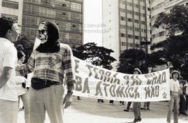 Ato pacifista e ambientalista de apoio à candidatura “Plínio Governador” (PT) nas eleições de 1990 (Sorocaba-SP, 06 ago. 1990). Crédito: Vera Jursys