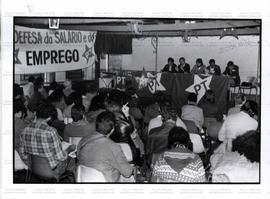 Plenária Sindical do PT (Local desconhecido, 1987). / Crédito: Cibele Aragão.