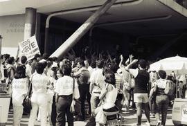 Passeata dos médicos durante a greve da categoria (São Paulo-SP, 07 nov. 1985). Crédito: Vera Jursys