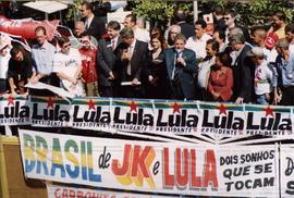 Comício da candidatura &quot;Lula Presidente&quot; (PT) nas eleições de 2002 (Diamantina-MG, 2002) / Crédito: Autoria desconhecida