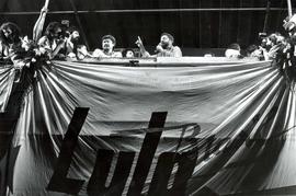 Comício da candidatura “Lula Presidente” (PT) nas eleições de 1989 (Rio de Janeiro-RJ, 10 nov. 1989). / Crédito: Paula Simas